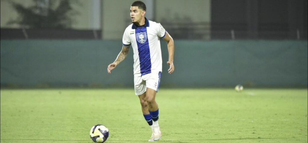 Daniel Santos celebra acesso com o Nova Star e encerra temporada de destaque nos Emirados Árabes