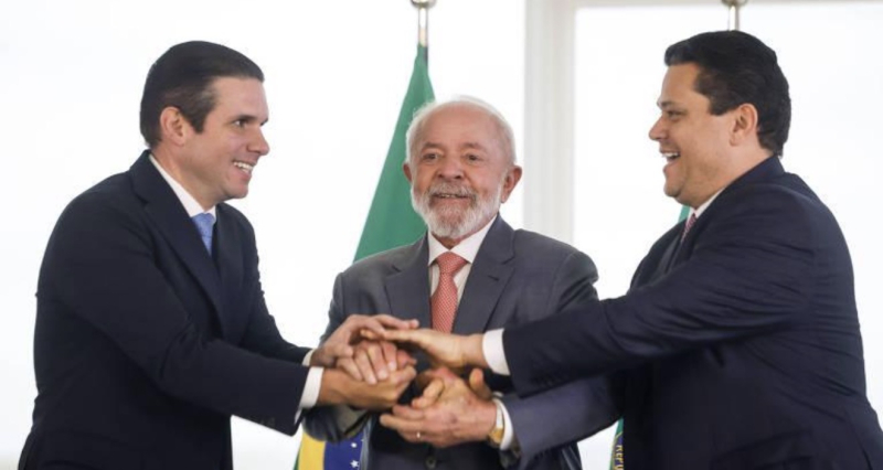 Lula se reúne com líderes do Congresso para discutir fim da escala 6×1 e “taxa das blusinhas”
